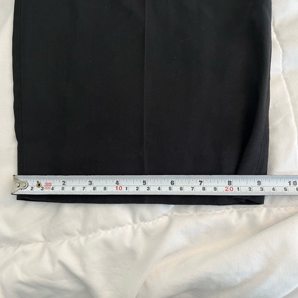 Vince
pleated wide-leg trousers, Black Size 4, business casual, night out - Picture 14 of 14